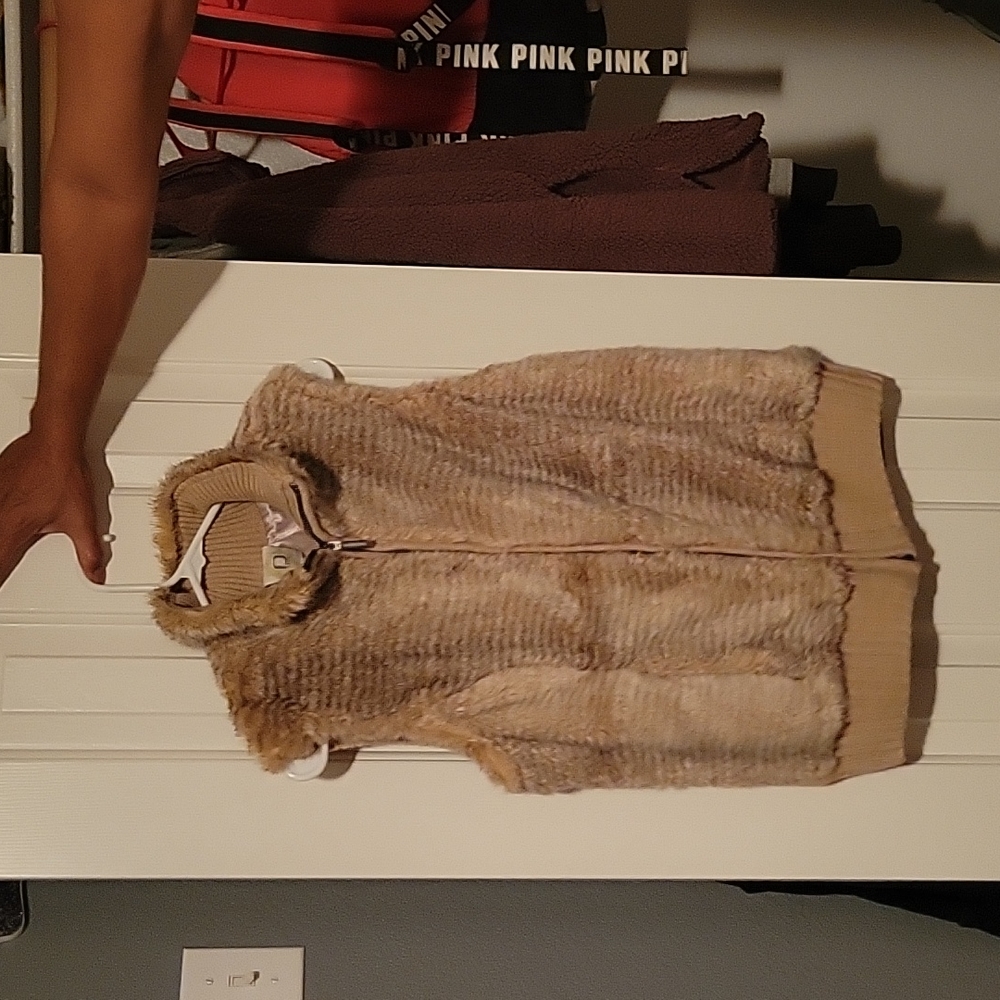 Women Fuda Faux Fur Vest